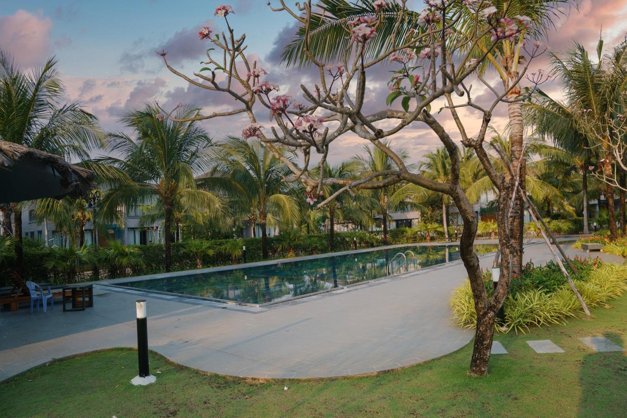 Kosmos Apart Hotel Phu Quoc - Night Market & Walkin To Beach Exterior photo